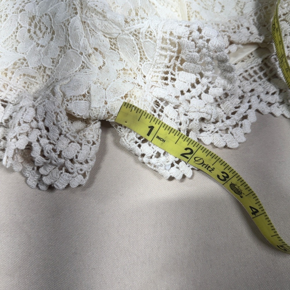 Raga Eggshell White Floral Lace Crochet Trim Shorts Women's Large RUNS SMALLNWT - Picture 5 of 12